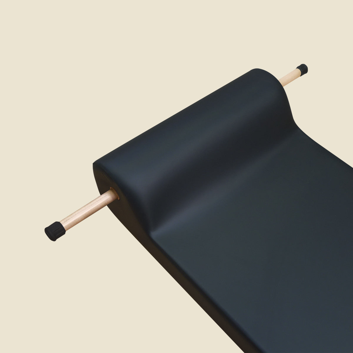 HIGH MAT HANDLES ON CONTOUR MAT